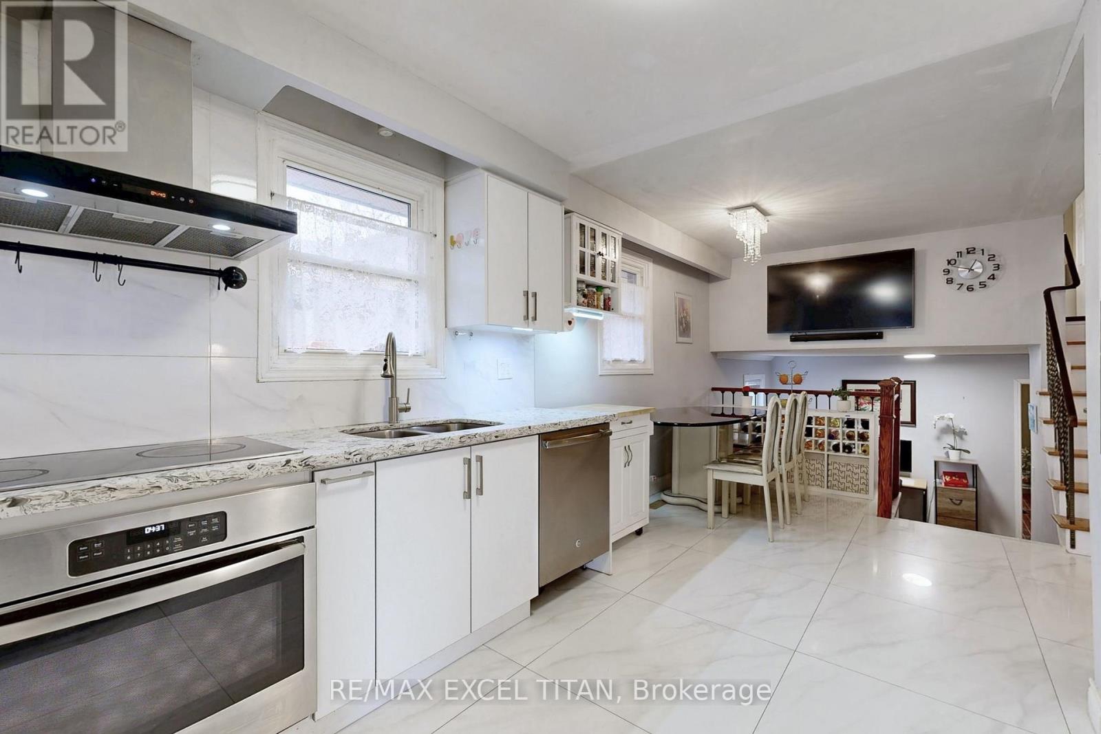 251 Shawnee Circle, Toronto, Ontario  M2H 2Y3 - Photo 9 - C12646216