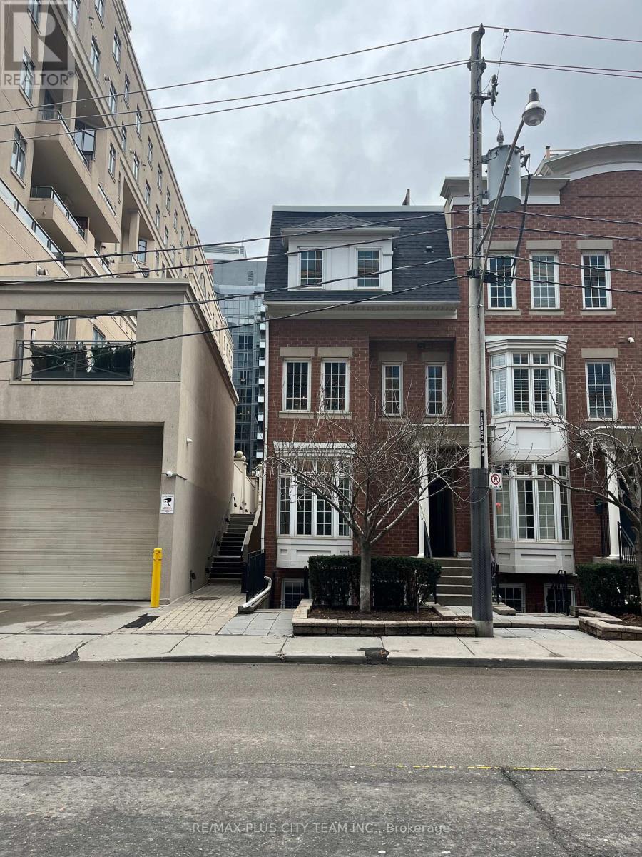 B - 4 PORTLAND STREET, toronto (waterfront communities), Ontario