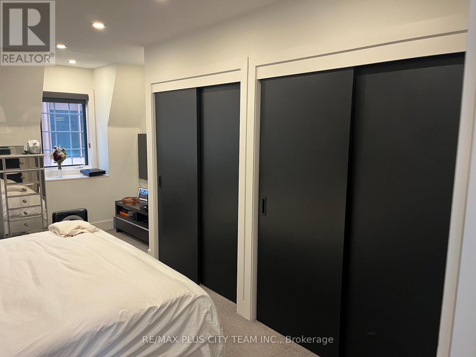 B - 4 Portland Street, Toronto, Ontario  M5V 3N6 - Photo 11 - C12646304