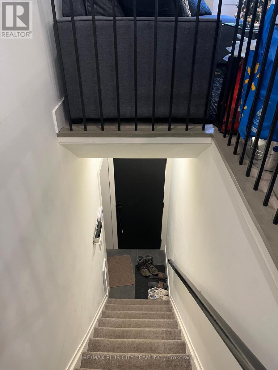 B - 4 Portland Street, Toronto, Ontario  M5V 3N6 - Photo 3 - C12646304