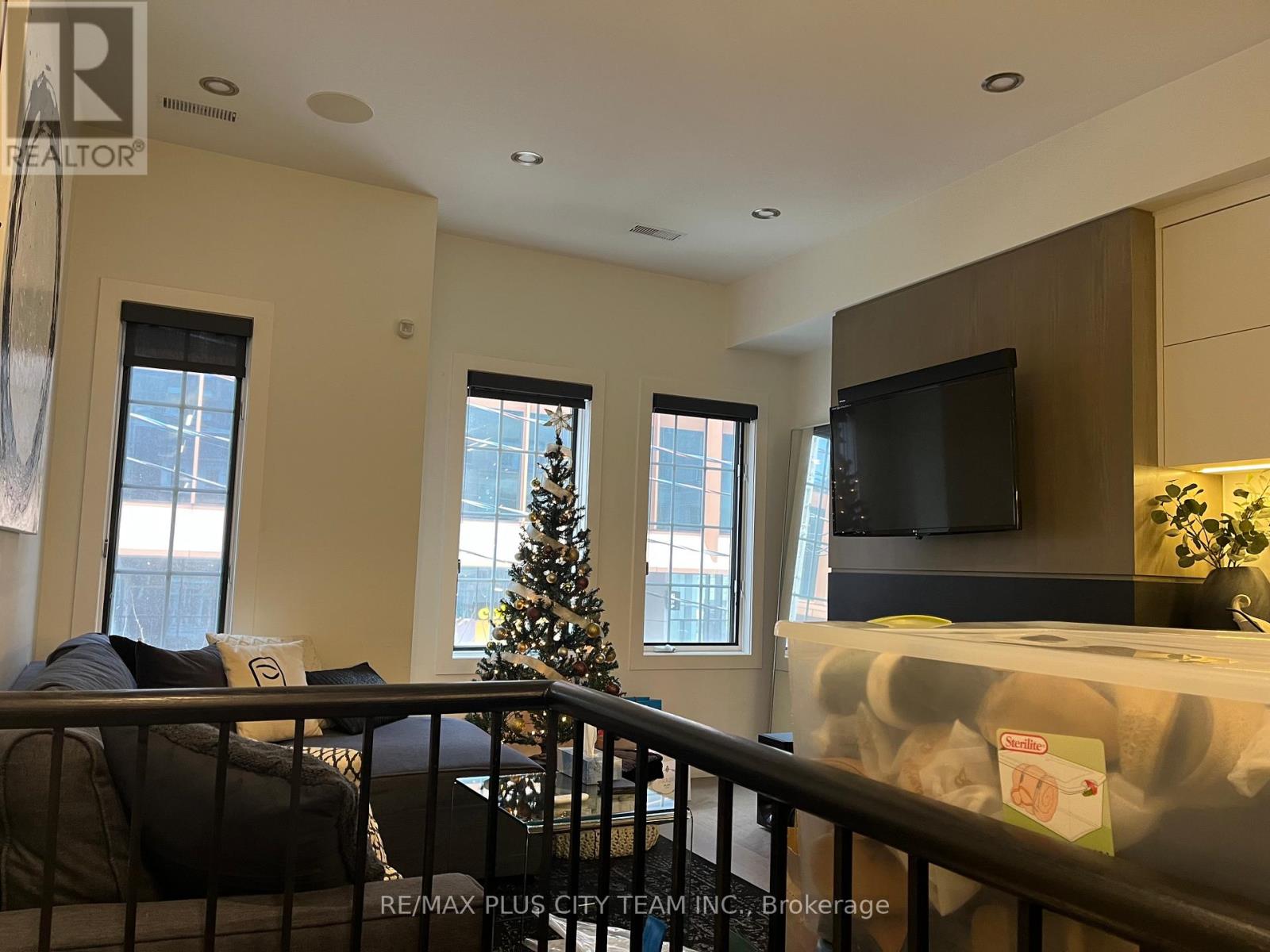 B - 4 Portland Street, Toronto, Ontario  M5V 3N6 - Photo 5 - C12646304