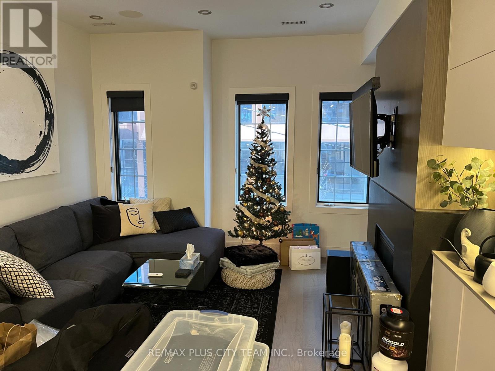 B - 4 Portland Street, Toronto, Ontario  M5V 3N6 - Photo 6 - C12646304