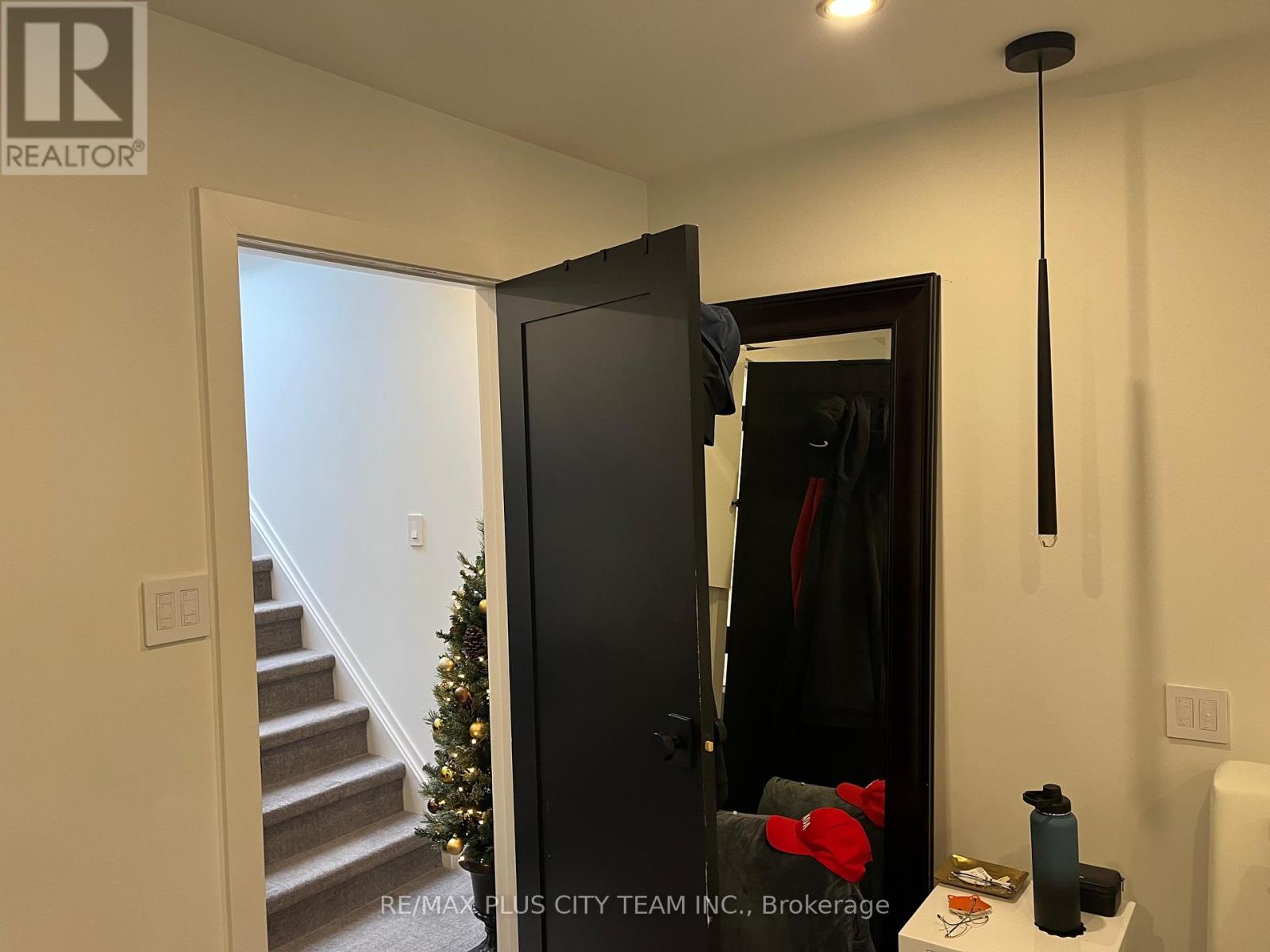 B - 4 Portland Street, Toronto, Ontario  M5V 3N6 - Photo 9 - C12646304