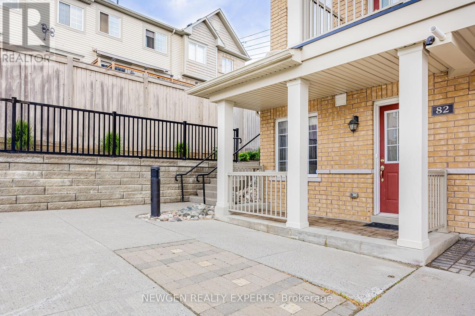 82 Abela Lane, Ajax, Ontario  L1T 0C1 - Photo 2 - E12646340