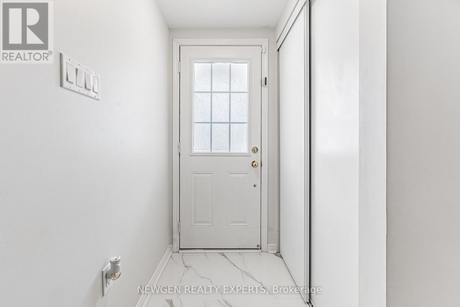 82 Abela Lane, Ajax, Ontario  L1T 0C1 - Photo 4 - E12646340