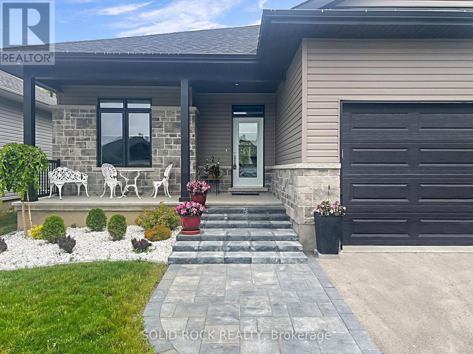 301 Wood Avenue, Smiths Falls, Ontario  K7A 5H4 - Photo 2 - X12645492