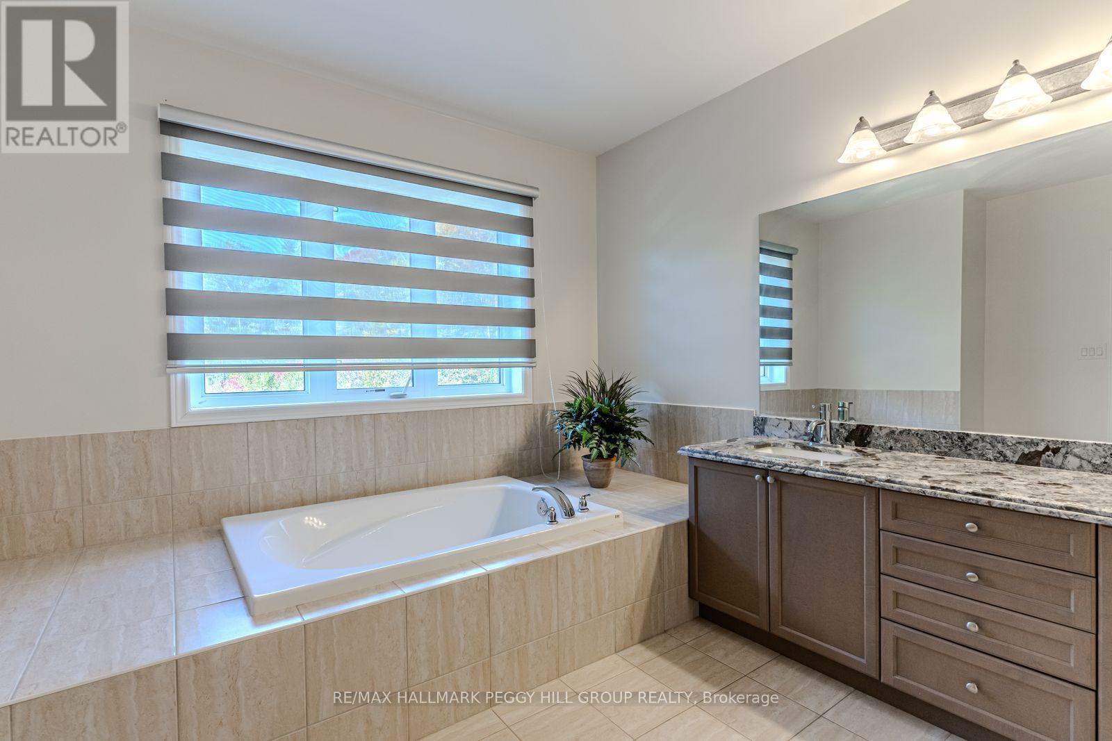 102 Pine Hill Road, Bradford West Gwillimbury, Ontario  L3Z 0H1 - Photo 14 - N12646240