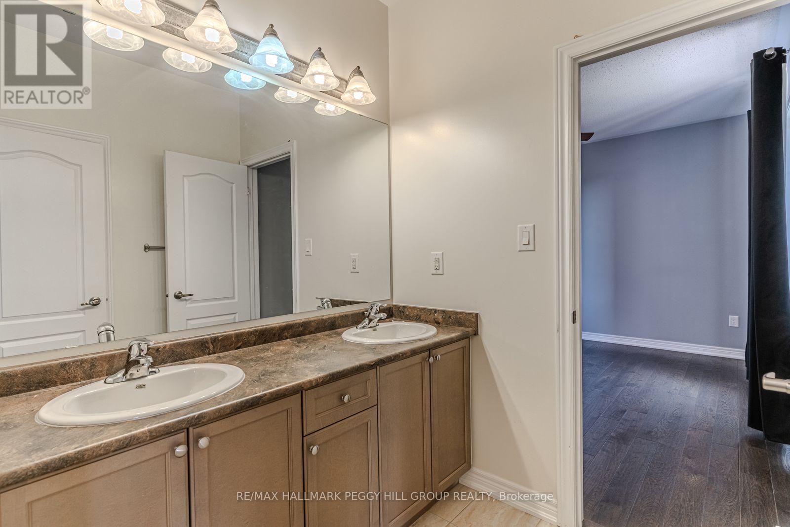 102 Pine Hill Road, Bradford West Gwillimbury, Ontario  L3Z 0H1 - Photo 18 - N12646240