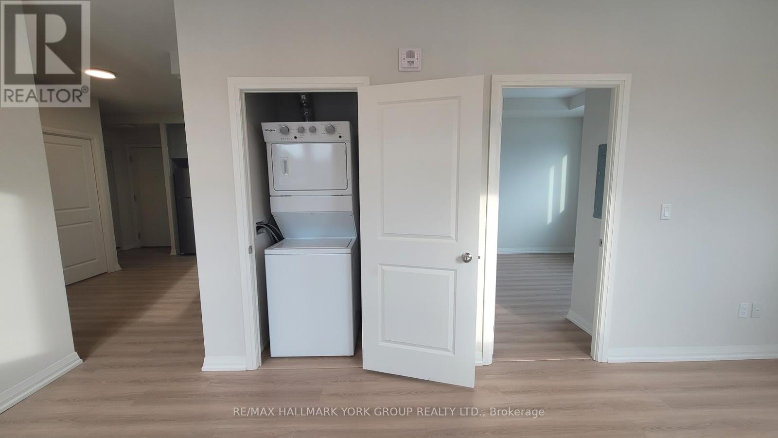 204 - 13042 Yonge Street, Richmond Hill, Ontario  L4E 1N6 - Photo 3 - N12646248