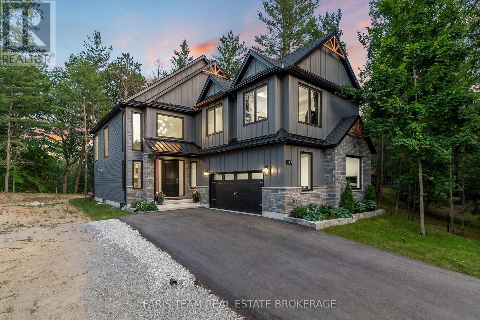 183 Woodland Drive, Wasaga Beach, Ontario  L9Z 2V4 - Photo 2 - S12646232