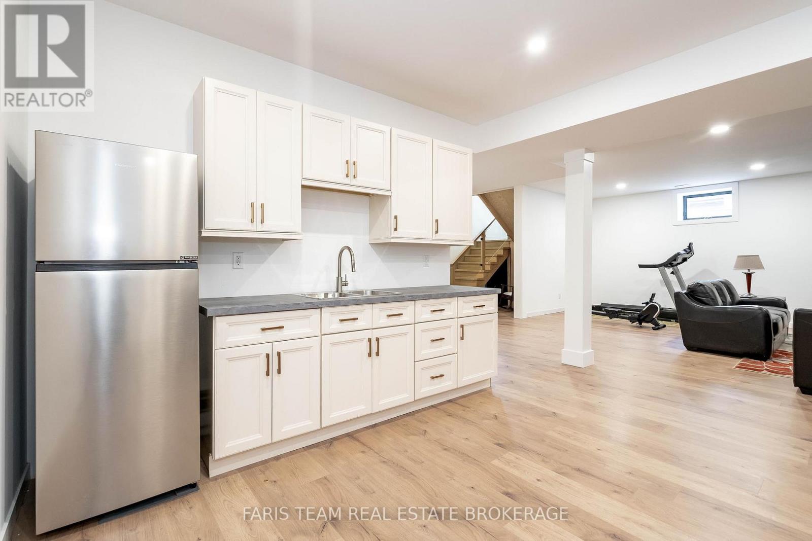 183 Woodland Drive, Wasaga Beach, Ontario  L9Z 2V4 - Photo 29 - S12646232