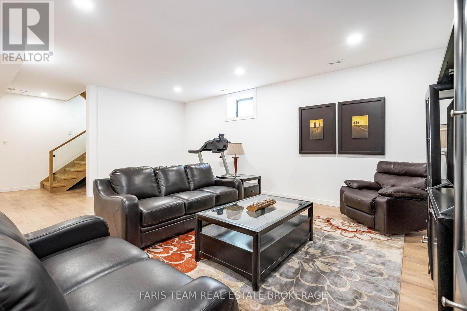 183 Woodland Drive, Wasaga Beach, Ontario  L9Z 2V4 - Photo 32 - S12646232