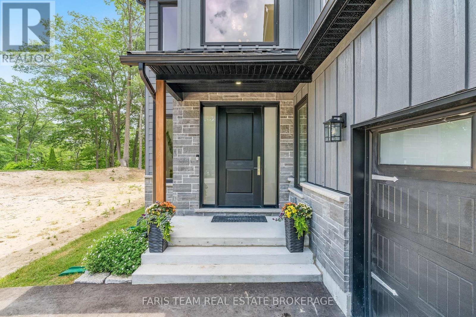 183 Woodland Drive, Wasaga Beach, Ontario  L9Z 2V4 - Photo 5 - S12646232