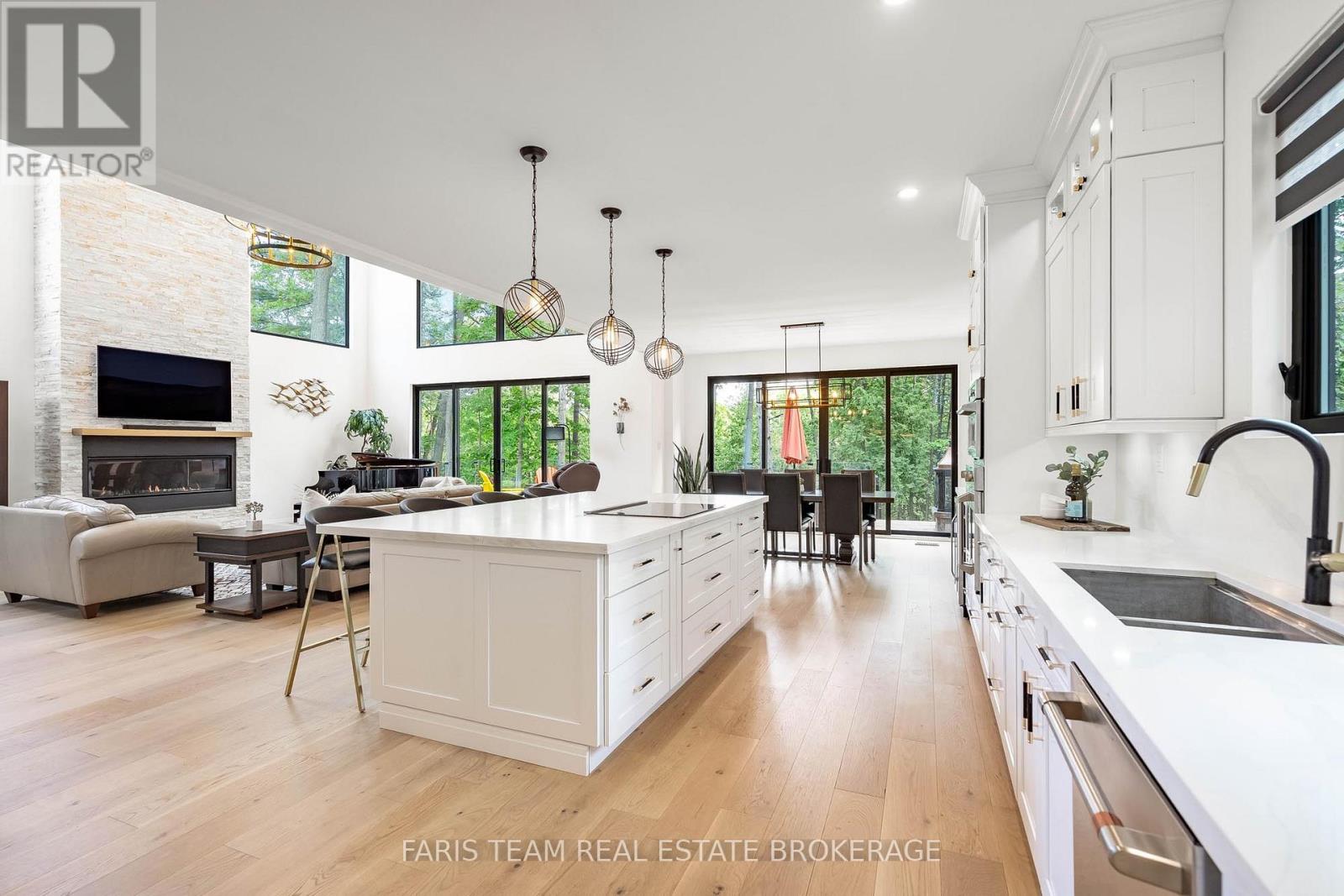 183 Woodland Drive, Wasaga Beach, Ontario  L9Z 2V4 - Photo 9 - S12646232