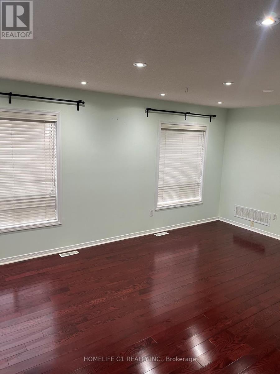 183 Toba Crescent, Brampton, Ontario  L6Z 4W3 - Photo 7 - W12635350