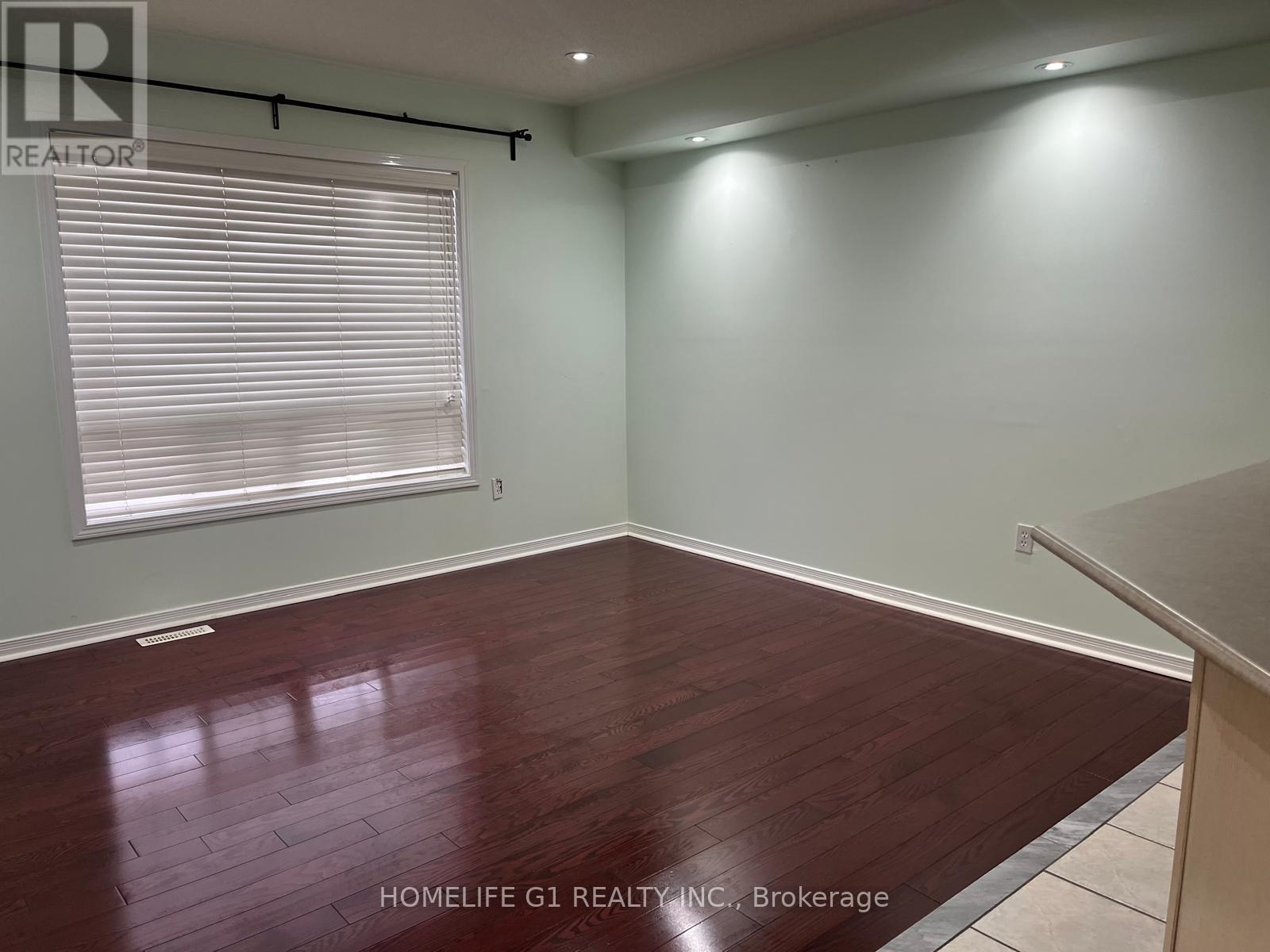 183 Toba Crescent, Brampton, Ontario  L6Z 4W3 - Photo 8 - W12635350