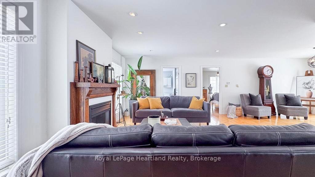 81572 Lucknow Line, Ashfield-Colborne-Wawanosh (Colborne), Ontario  N7A 3Y1 - Photo 6 - X12456150