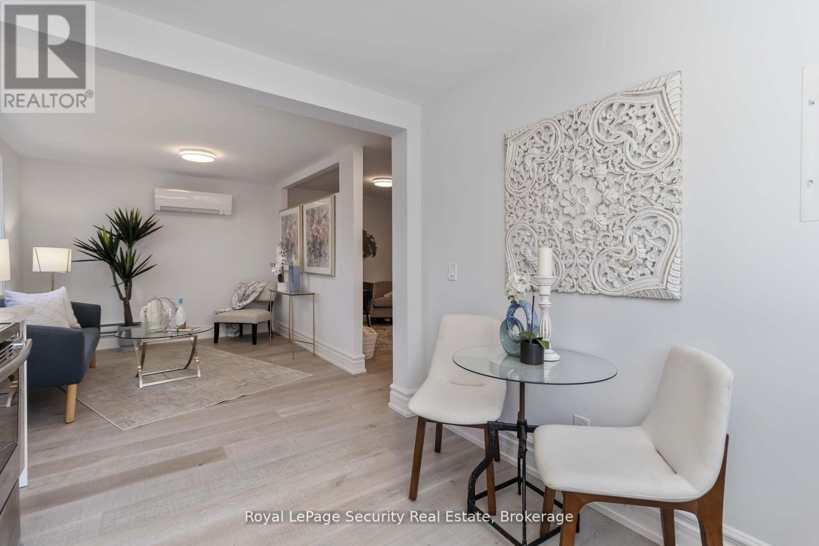 4 - 328 Lakeshore Road E, Mississauga, Ontario  L5G 1H4 - Photo 13 - W12646236