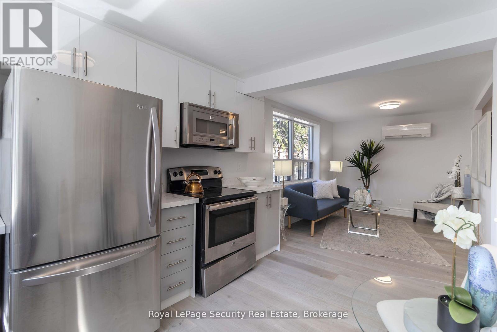 4 - 328 Lakeshore Road E, Mississauga, Ontario  L5G 1H4 - Photo 14 - W12646236