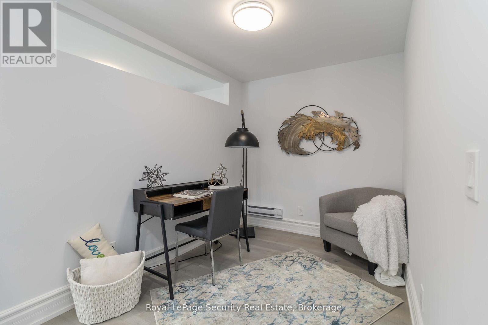 4 - 328 Lakeshore Road E, Mississauga, Ontario  L5G 1H4 - Photo 17 - W12646236