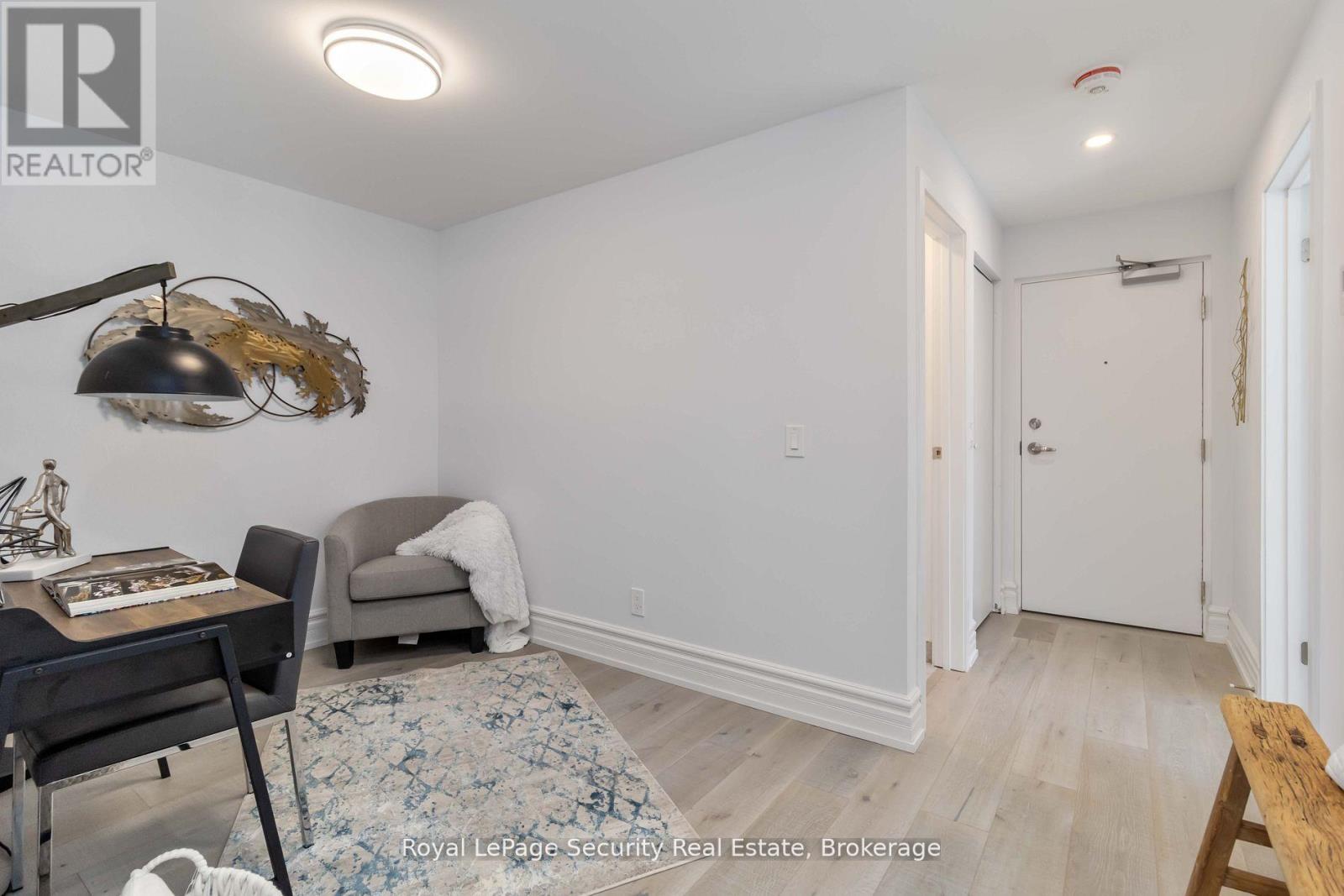 4 - 328 Lakeshore Road E, Mississauga, Ontario  L5G 1H4 - Photo 18 - W12646236