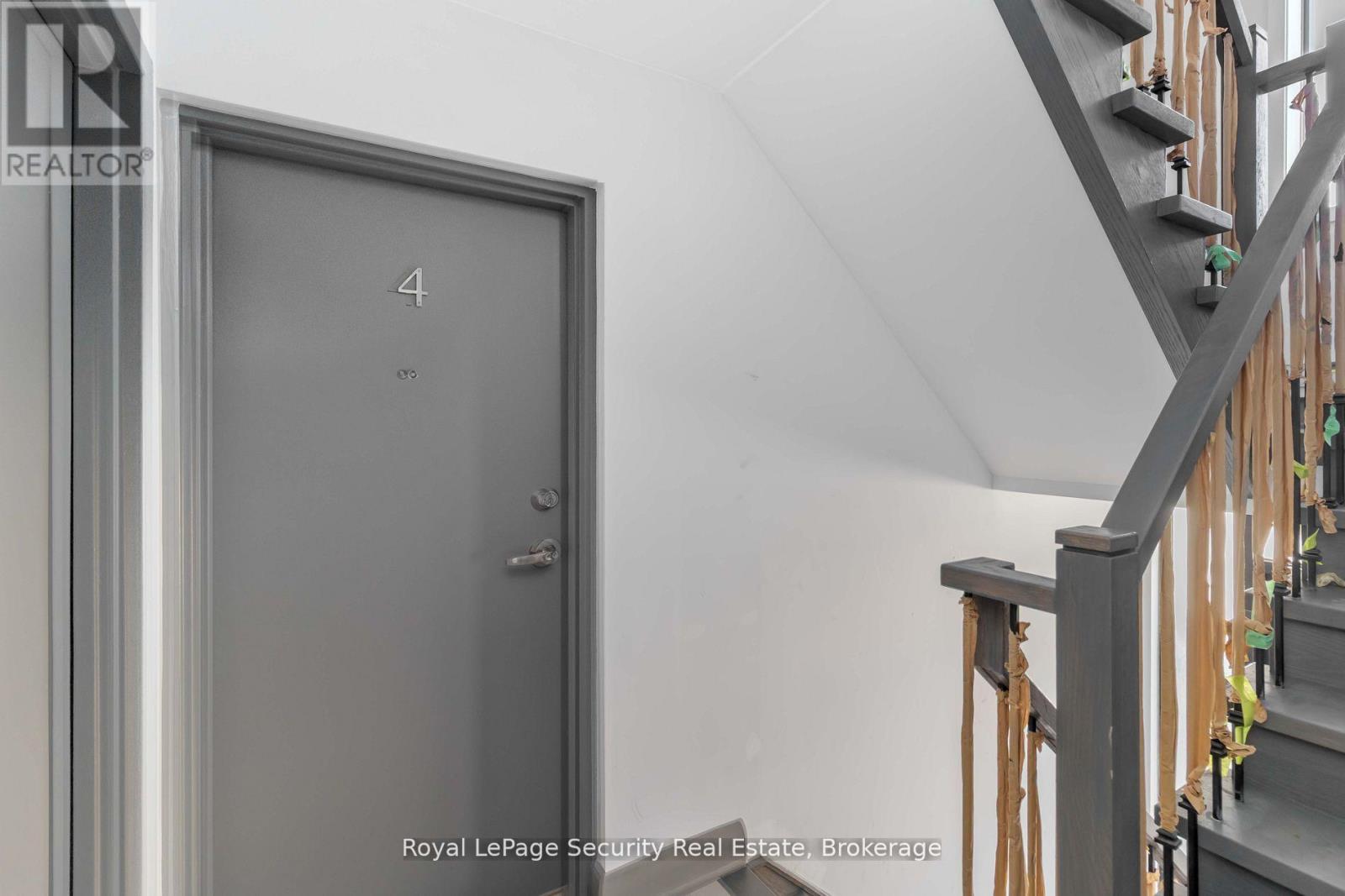 4 - 328 Lakeshore Road E, Mississauga, Ontario  L5G 1H4 - Photo 19 - W12646236