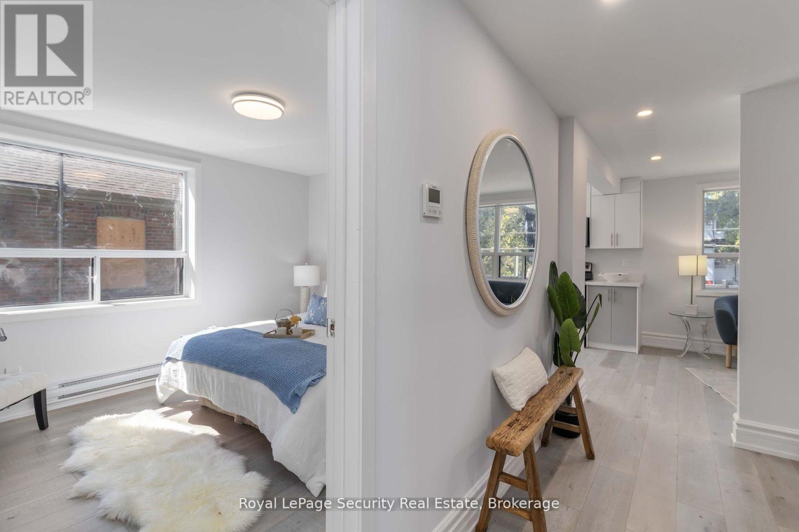 4 - 328 Lakeshore Road E, Mississauga, Ontario  L5G 1H4 - Photo 20 - W12646236