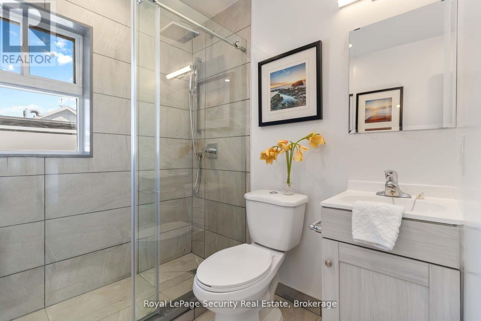 4 - 328 Lakeshore Road E, Mississauga, Ontario  L5G 1H4 - Photo 25 - W12646236