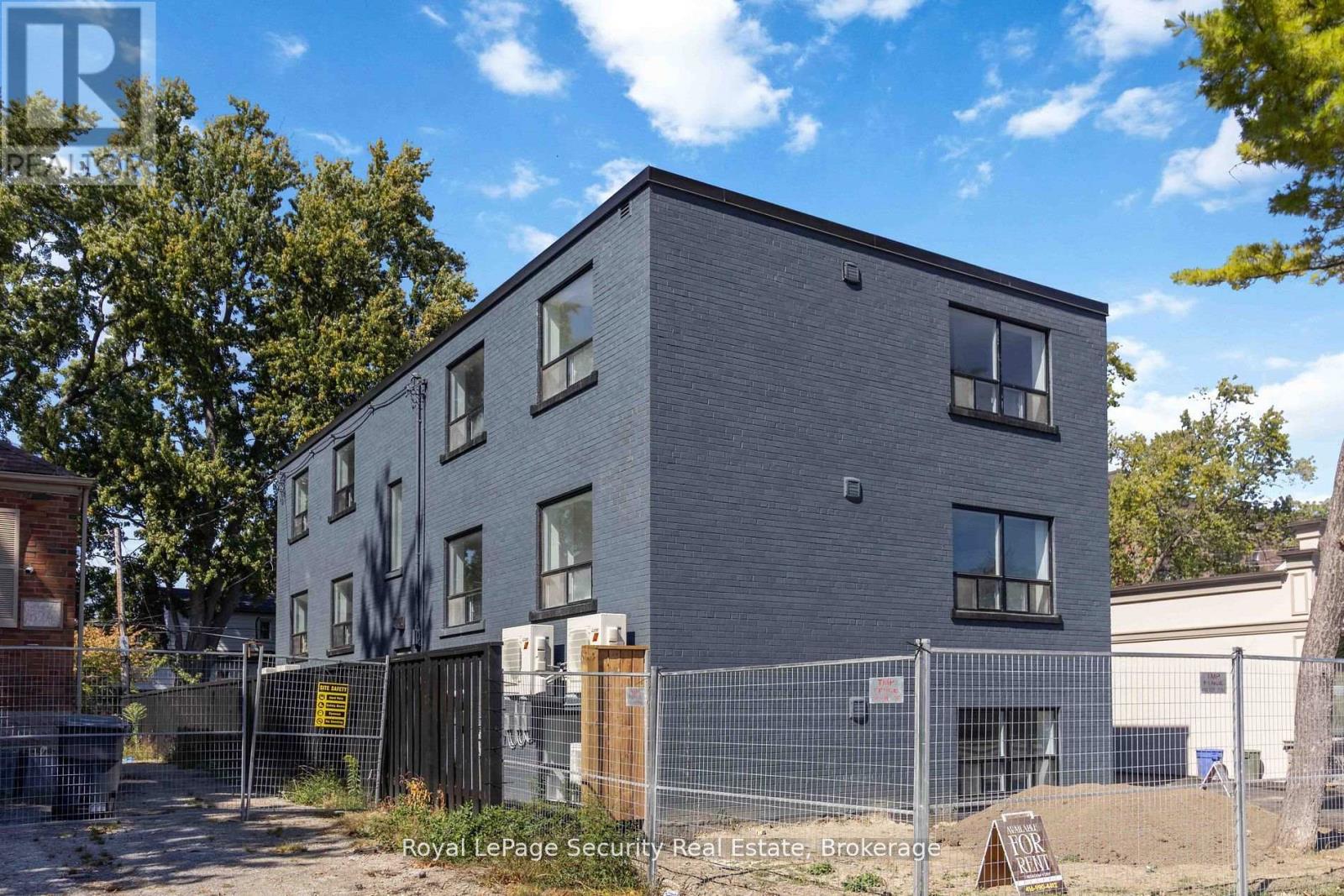 4 - 328 Lakeshore Road E, Mississauga, Ontario  L5G 1H4 - Photo 27 - W12646236