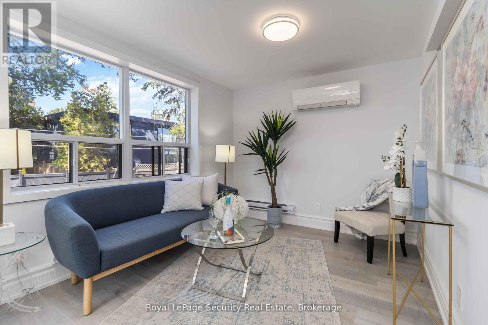 4 - 328 Lakeshore Road E, Mississauga, Ontario  L5G 1H4 - Photo 8 - W12646236