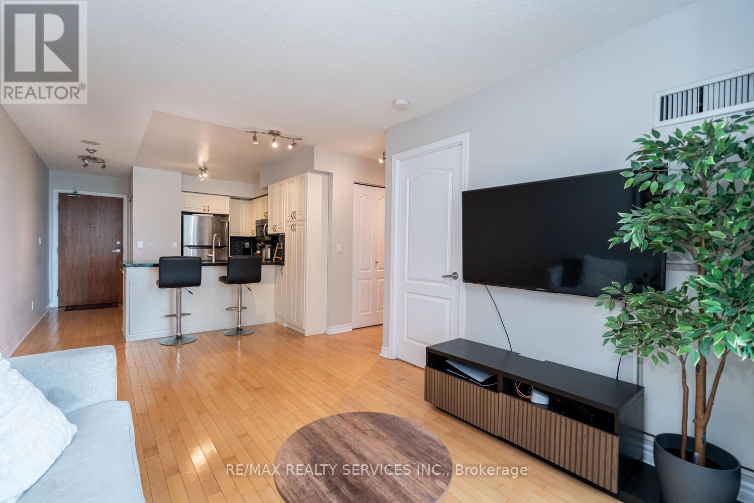 1403 - 33 Elm Drive, Mississauga, Ontario  L5B 4M2 - Photo 21 - W12646242