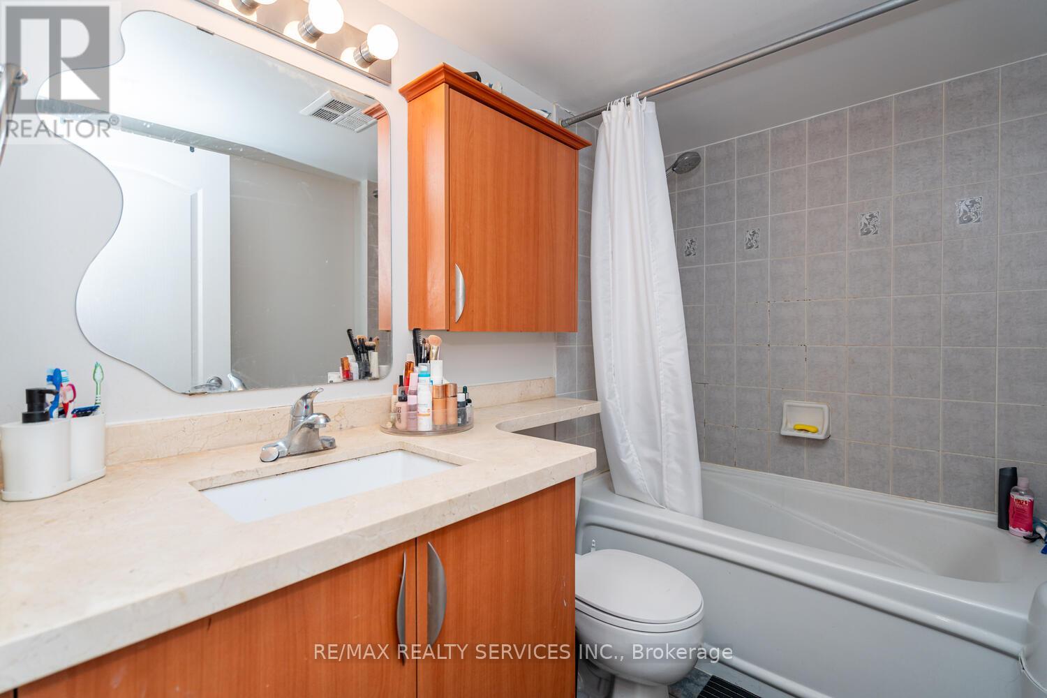 1403 - 33 Elm Drive, Mississauga, Ontario  L5B 4M2 - Photo 23 - W12646242