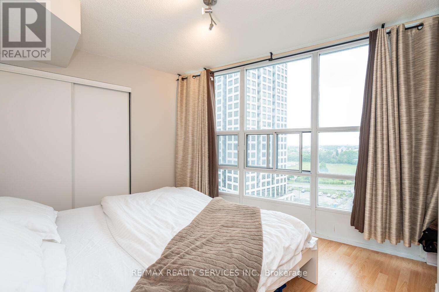 1403 - 33 Elm Drive, Mississauga, Ontario  L5B 4M2 - Photo 27 - W12646242