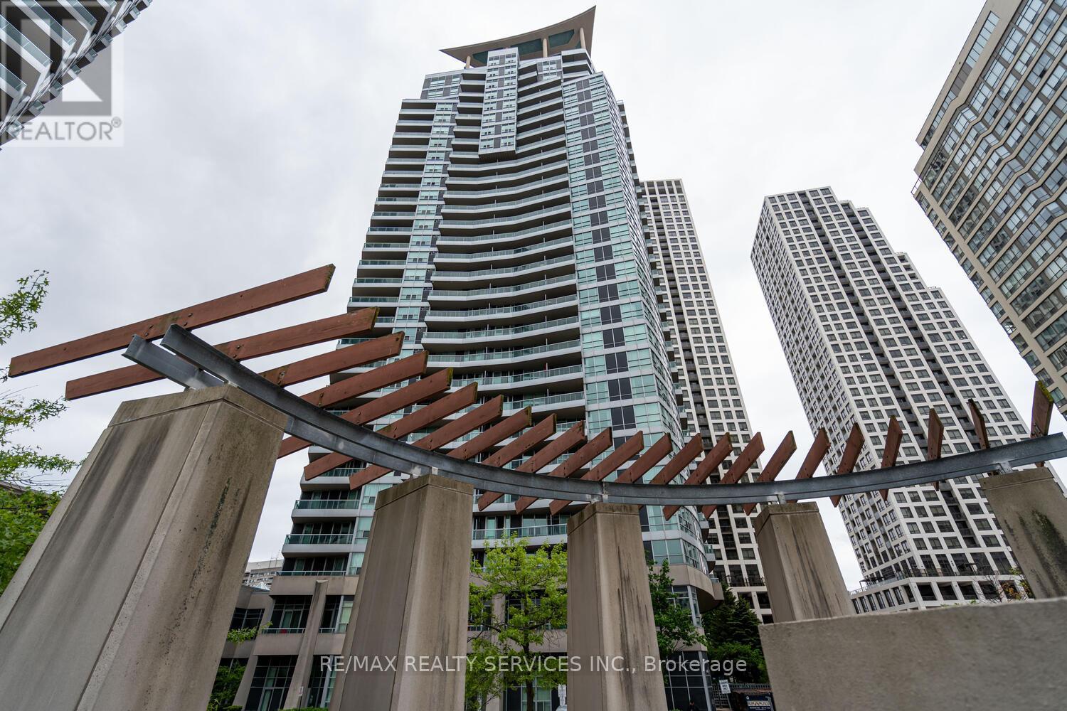 1403 - 33 Elm Drive, Mississauga, Ontario  L5B 4M2 - Photo 4 - W12646242