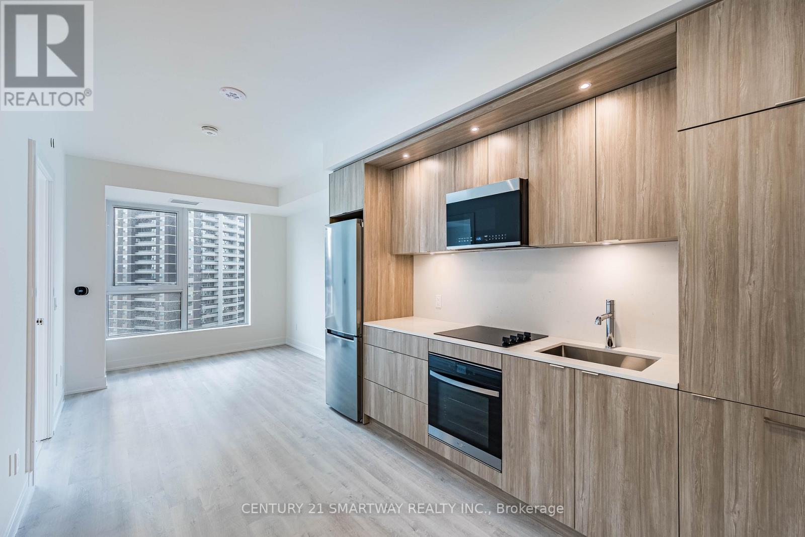 1105 - 60 Central Park Roadway, Toronto, Ontario  M9A 0E6 - Photo 8 - W12646278