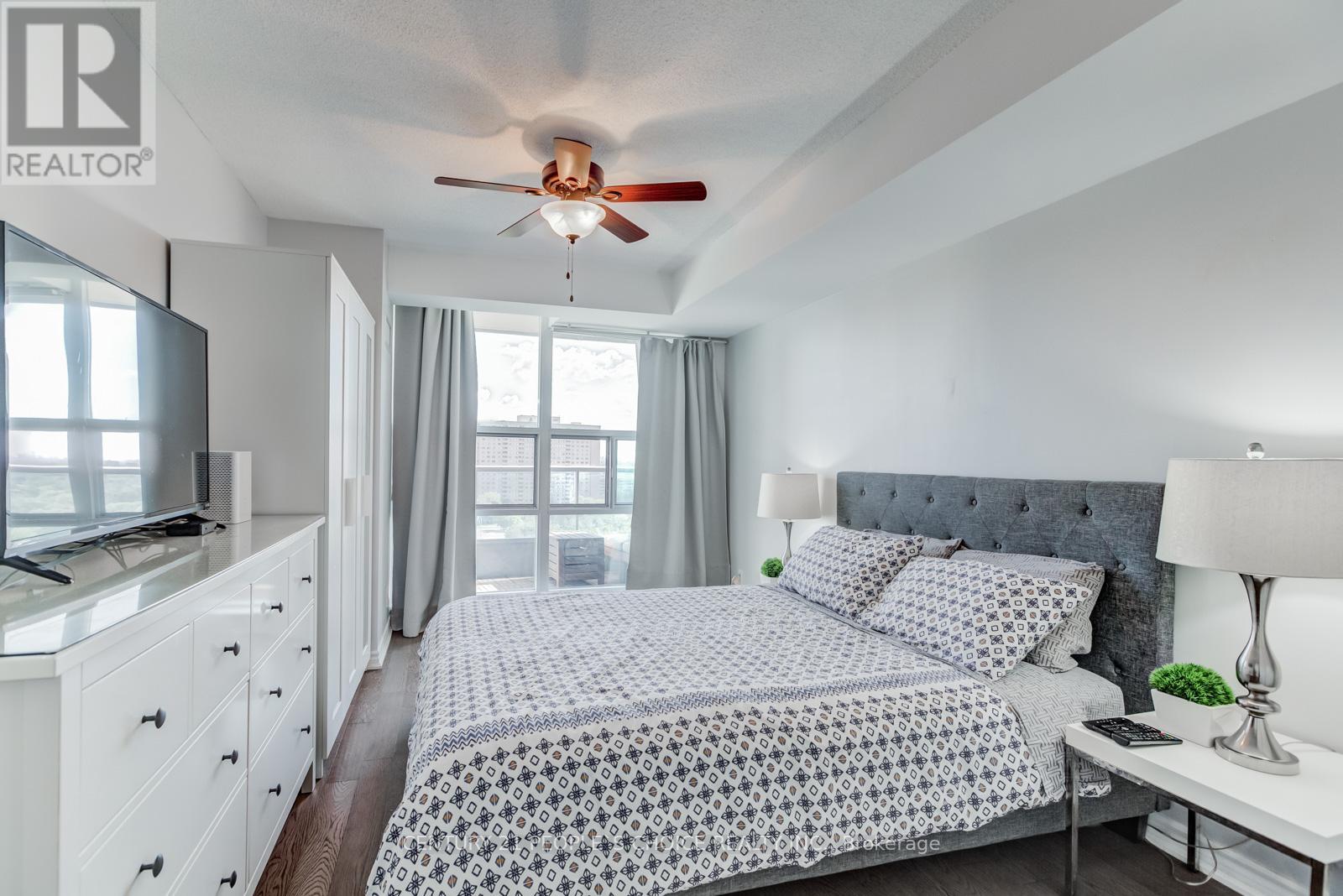 1110 - 33 Elm Drive W, Mississauga, Ontario  L5B 4M2 - Photo 13 - W12646296