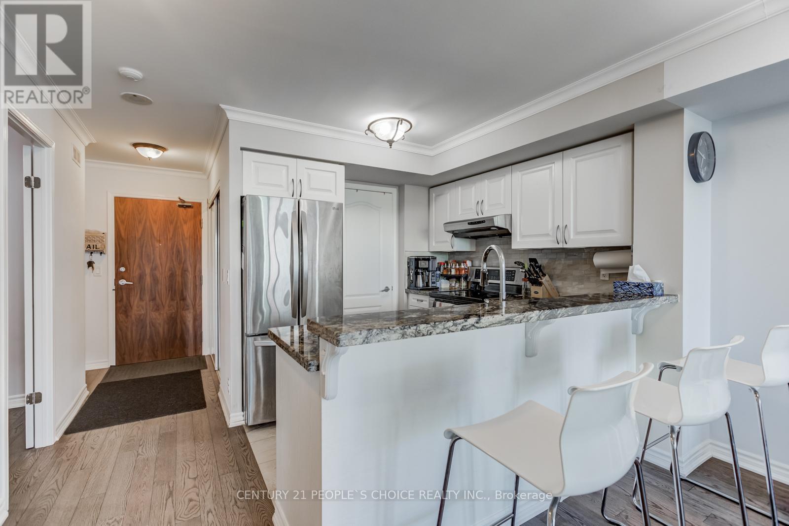 1110 - 33 Elm Drive W, Mississauga, Ontario  L5B 4M2 - Photo 4 - W12646296