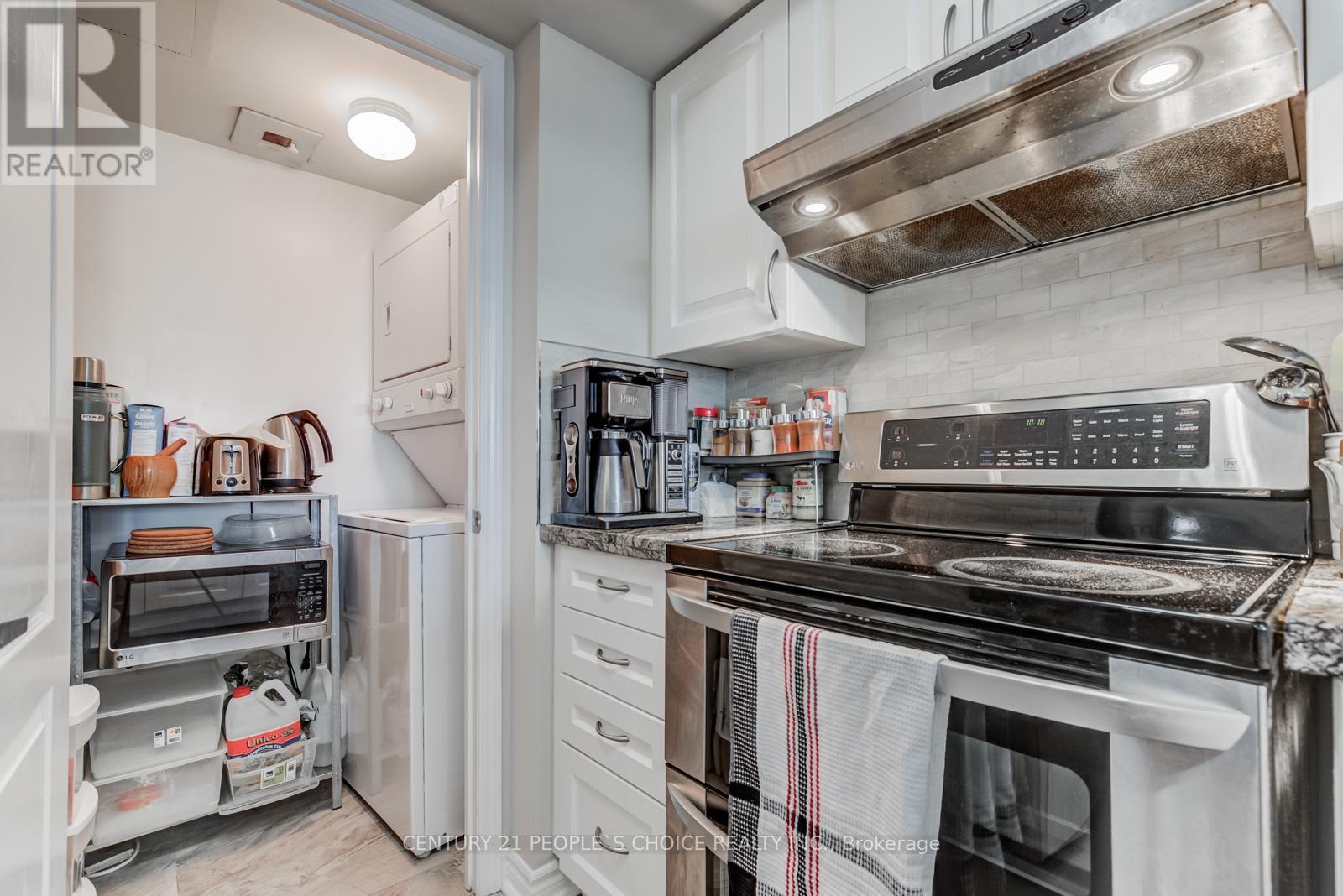 1110 - 33 Elm Drive W, Mississauga, Ontario  L5B 4M2 - Photo 7 - W12646296