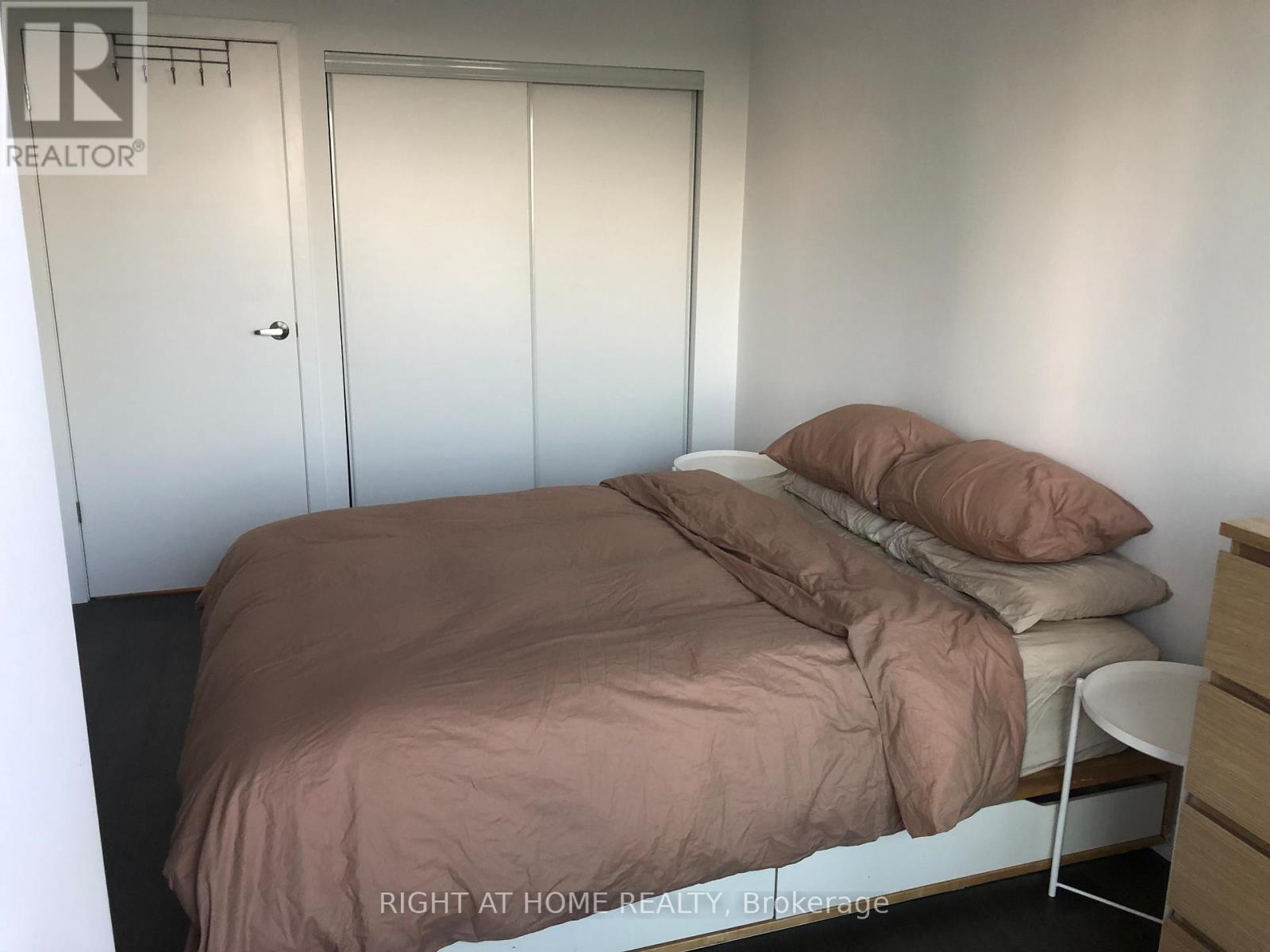 802 - 20 Shore Breeze Drive, Toronto, Ontario  M8V 1A1 - Photo 10 - W12646300