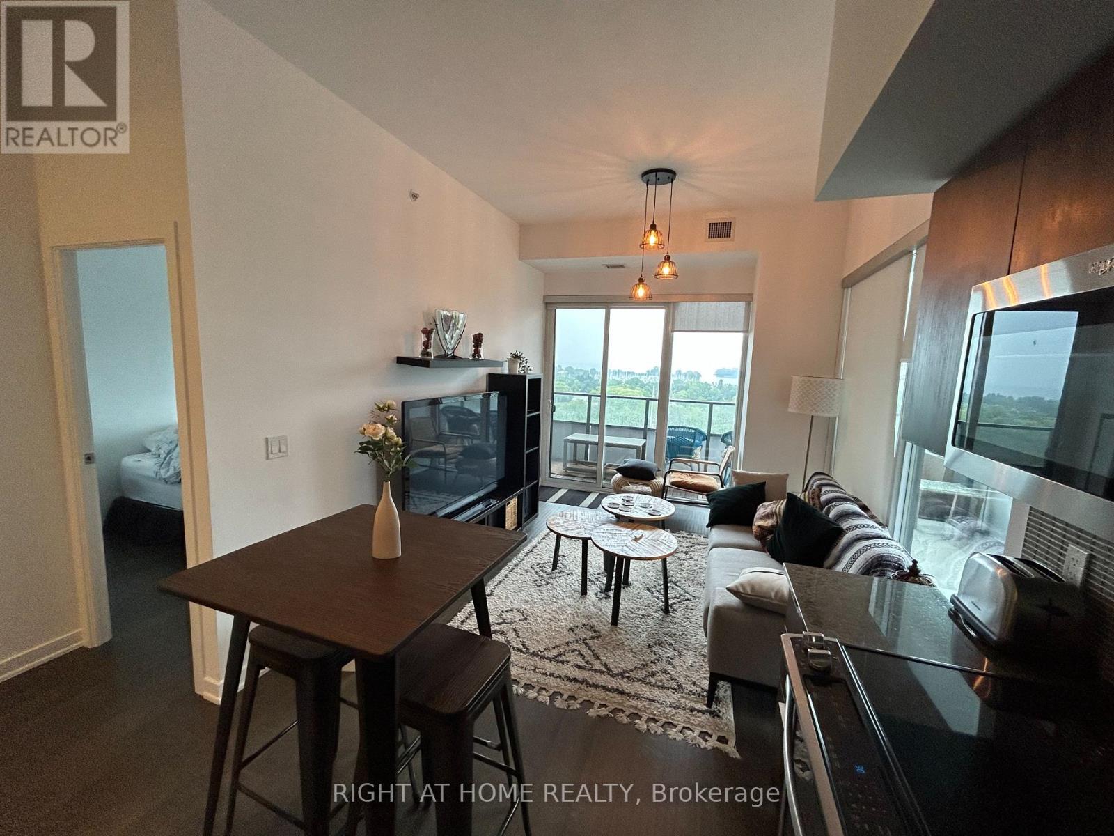 802 - 20 Shore Breeze Drive, Toronto, Ontario  M8V 1A1 - Photo 6 - W12646300