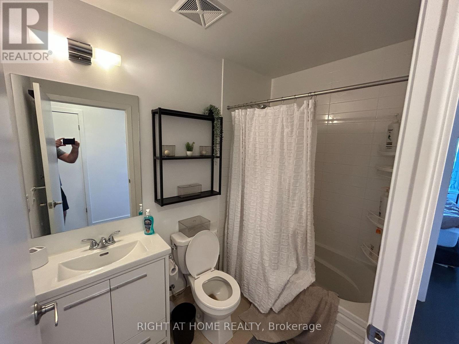 802 - 20 Shore Breeze Drive, Toronto, Ontario  M8V 1A1 - Photo 9 - W12646300