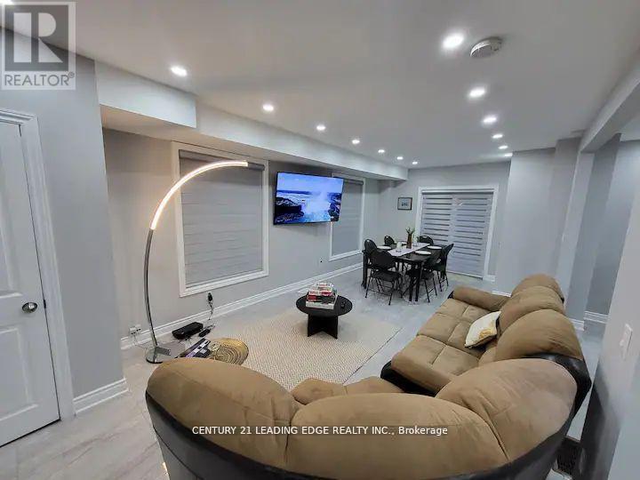 5595 Wesley Place, Niagara Falls, Ontario  L2E 3Z4 - Photo 6 - X12646228