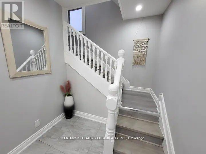 5595 Wesley Place, Niagara Falls, Ontario  L2E 3Z4 - Photo 7 - X12646228