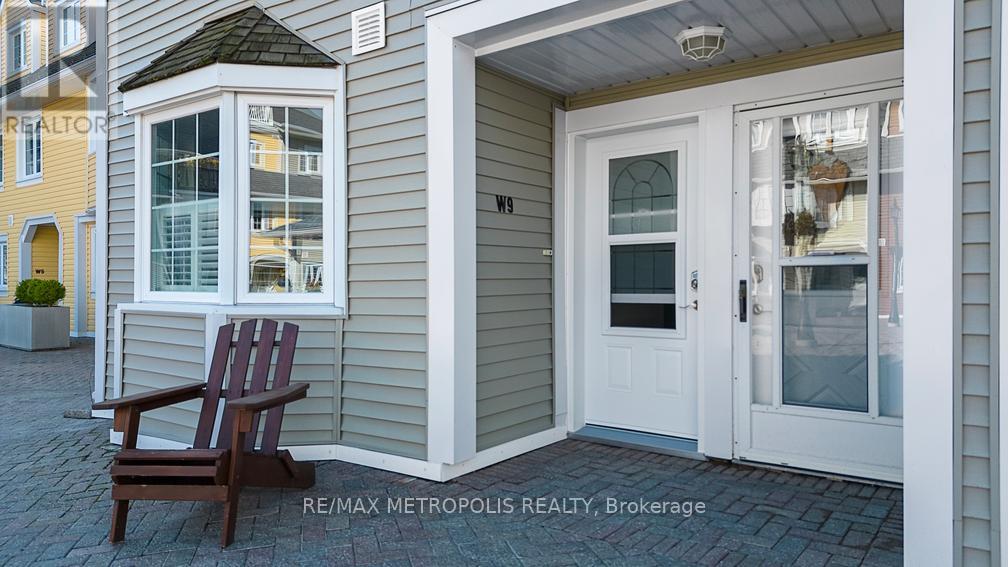 W9 - 1500 Venetian Boulevard, Point Edward, Ontario  N7T 7W4 - Photo 2 - X12646276