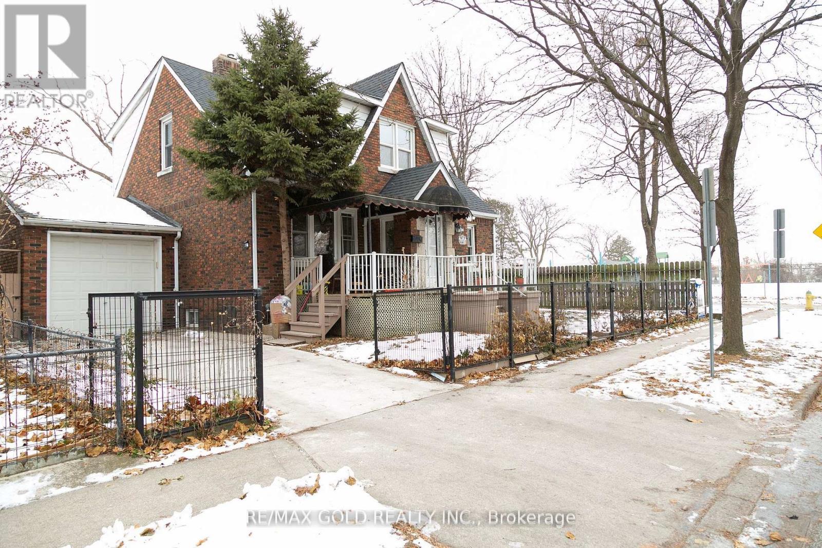 1236 HICKORY ROAD, Windsor, Ontario