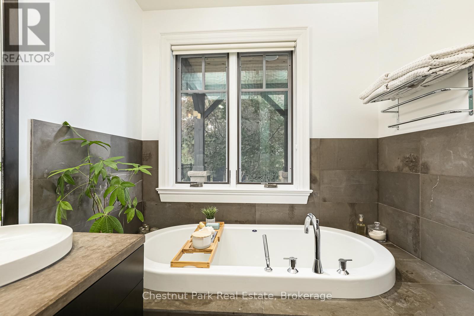 120 Timber Leif Ridge, Blue Mountains, Ontario N0H 2P0 - Photo 22 - X12646362