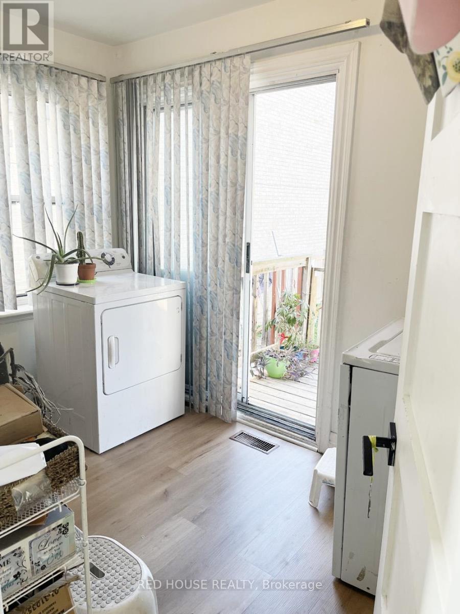 40 North Woodrow Boulevard, Toronto, Ontario  M1K 1W3 - Photo 7 - E12457551