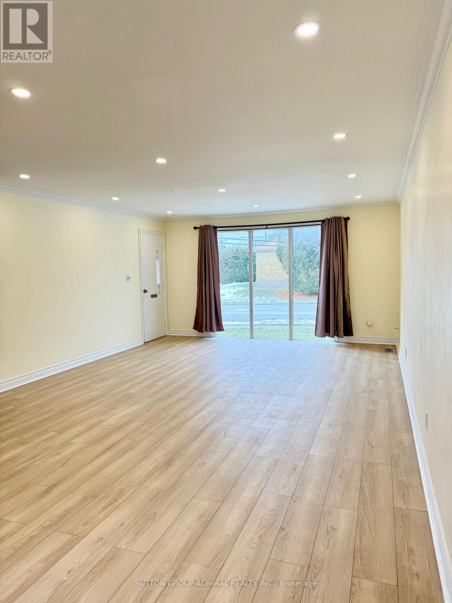 A - 61 PARKSIDE DRIVE, Newmarket, Ontario