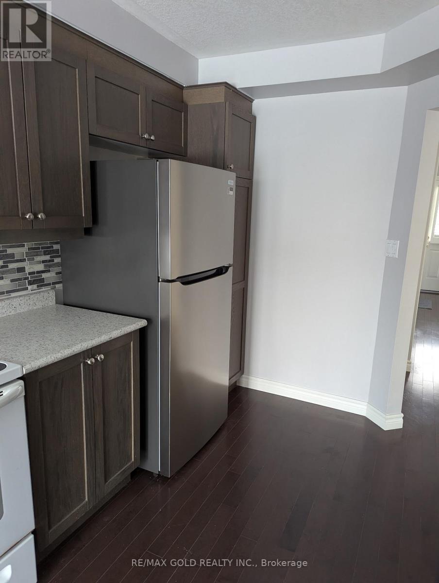 758 Grand Banks Drive, Waterloo, Ontario  N2K 4N3 - Photo 4 - X12646160