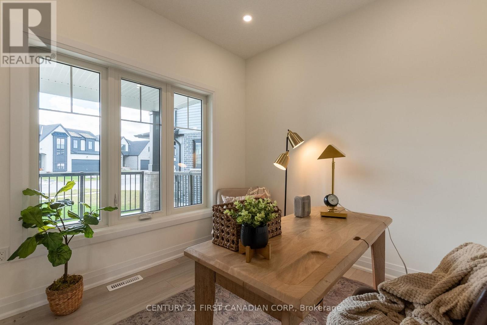 116 Sheldabren Street, North Middlesex, Ontario  N0M 1A0 - Photo 9 - X12630916